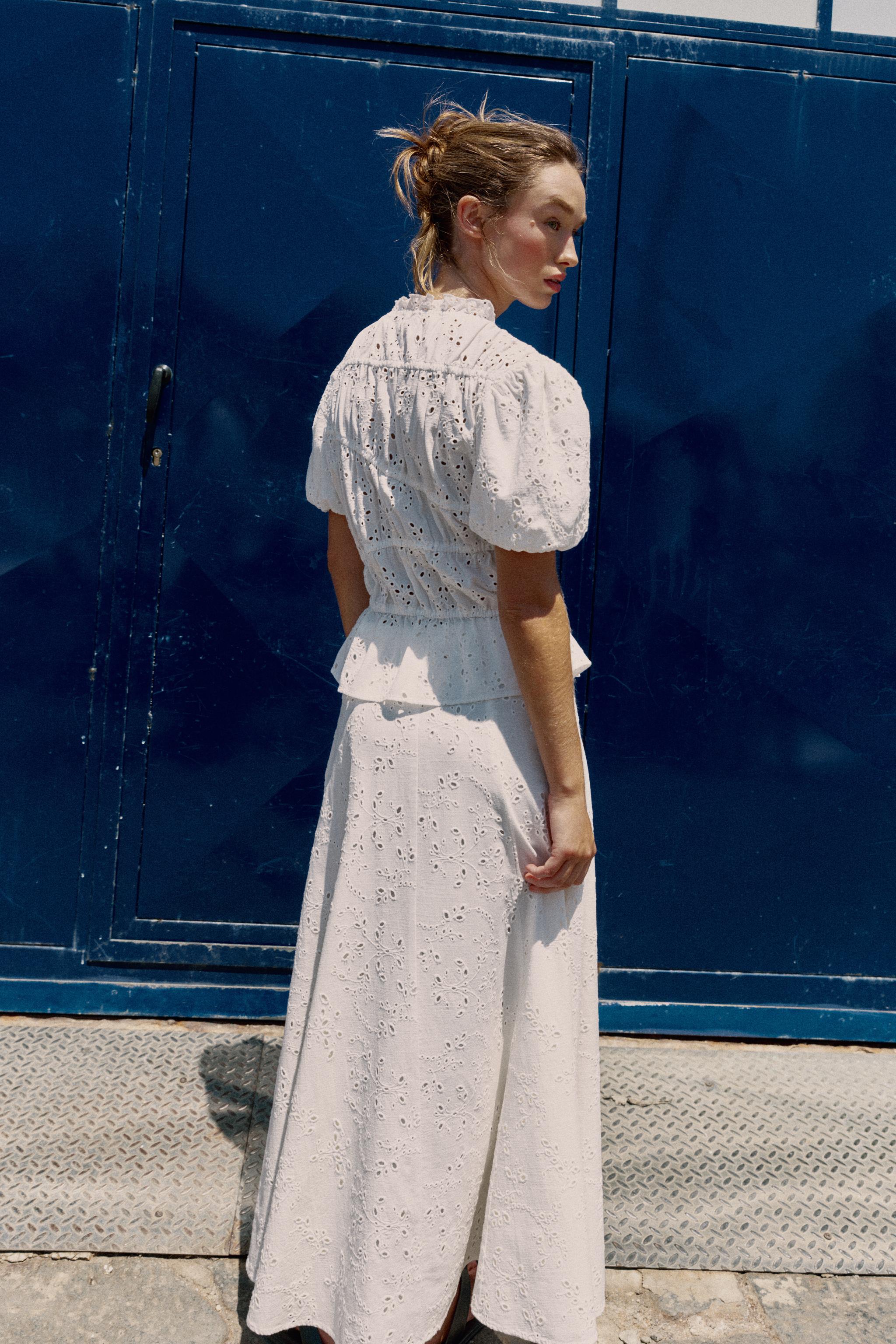 EMBROIDERED EYELET RUCHED TOP